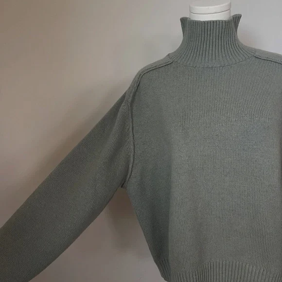 H&M Olive Ribbed Sweater - Picture 3 of 4